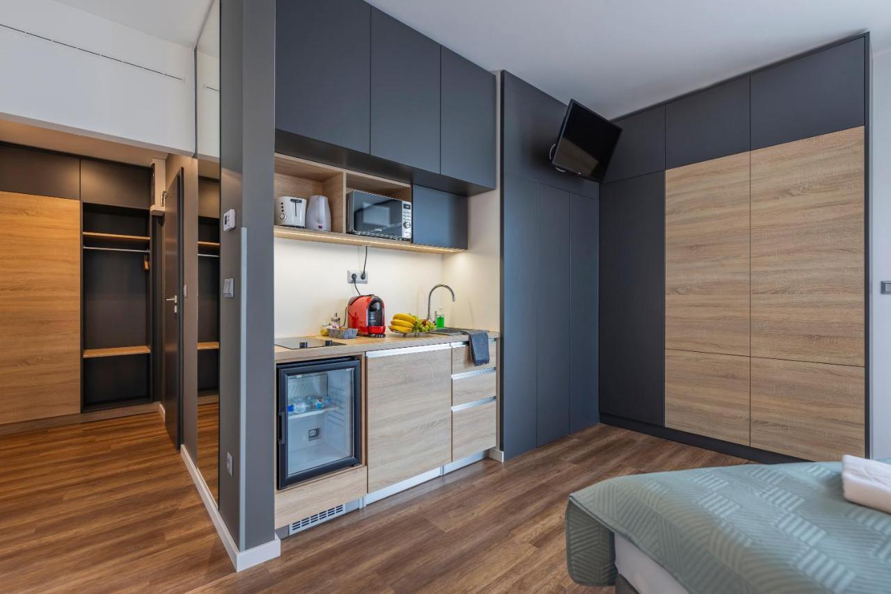 Amade Apartmanok 1 Дьор Екстериор снимка