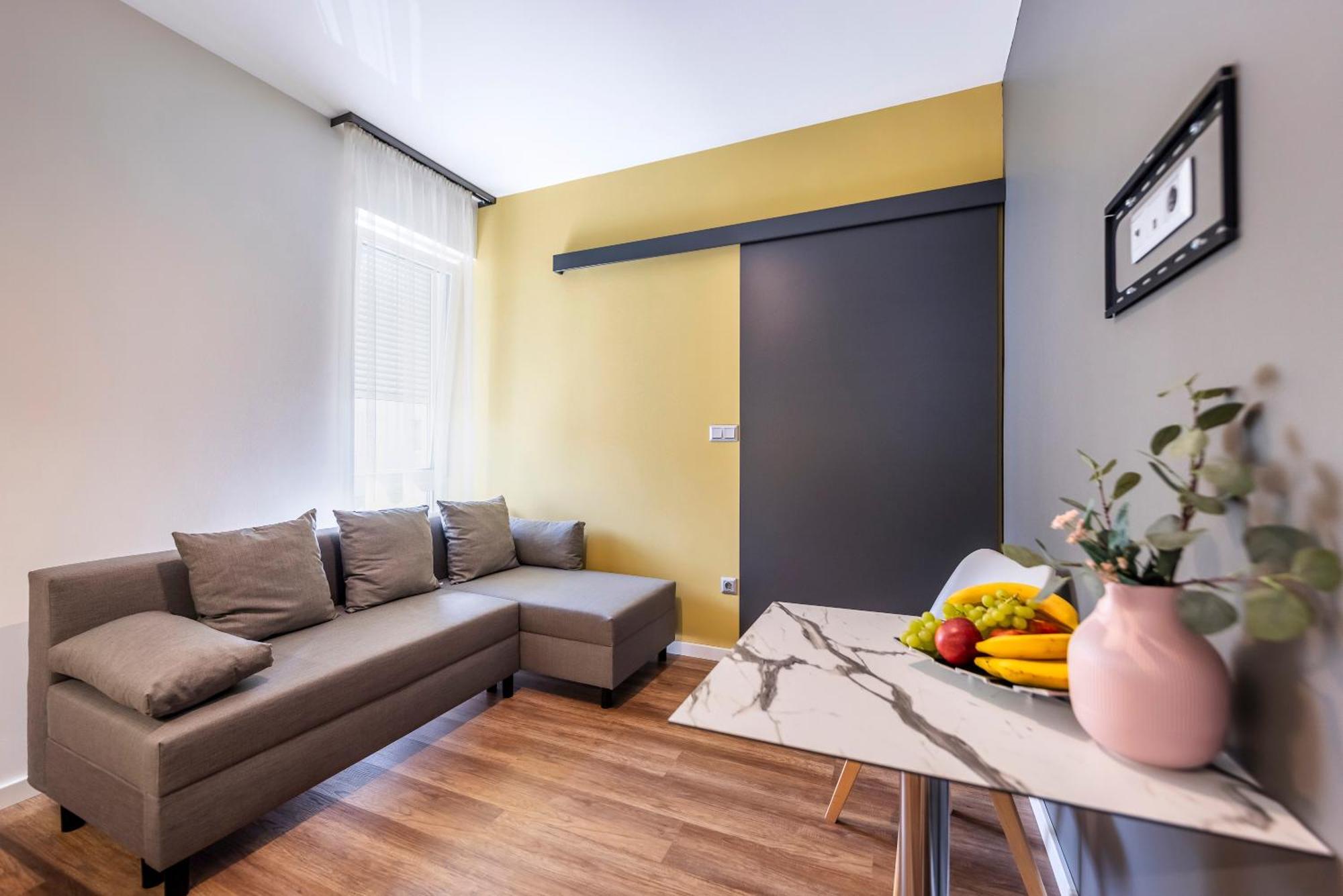 Amade Apartmanok 1 Дьор Екстериор снимка