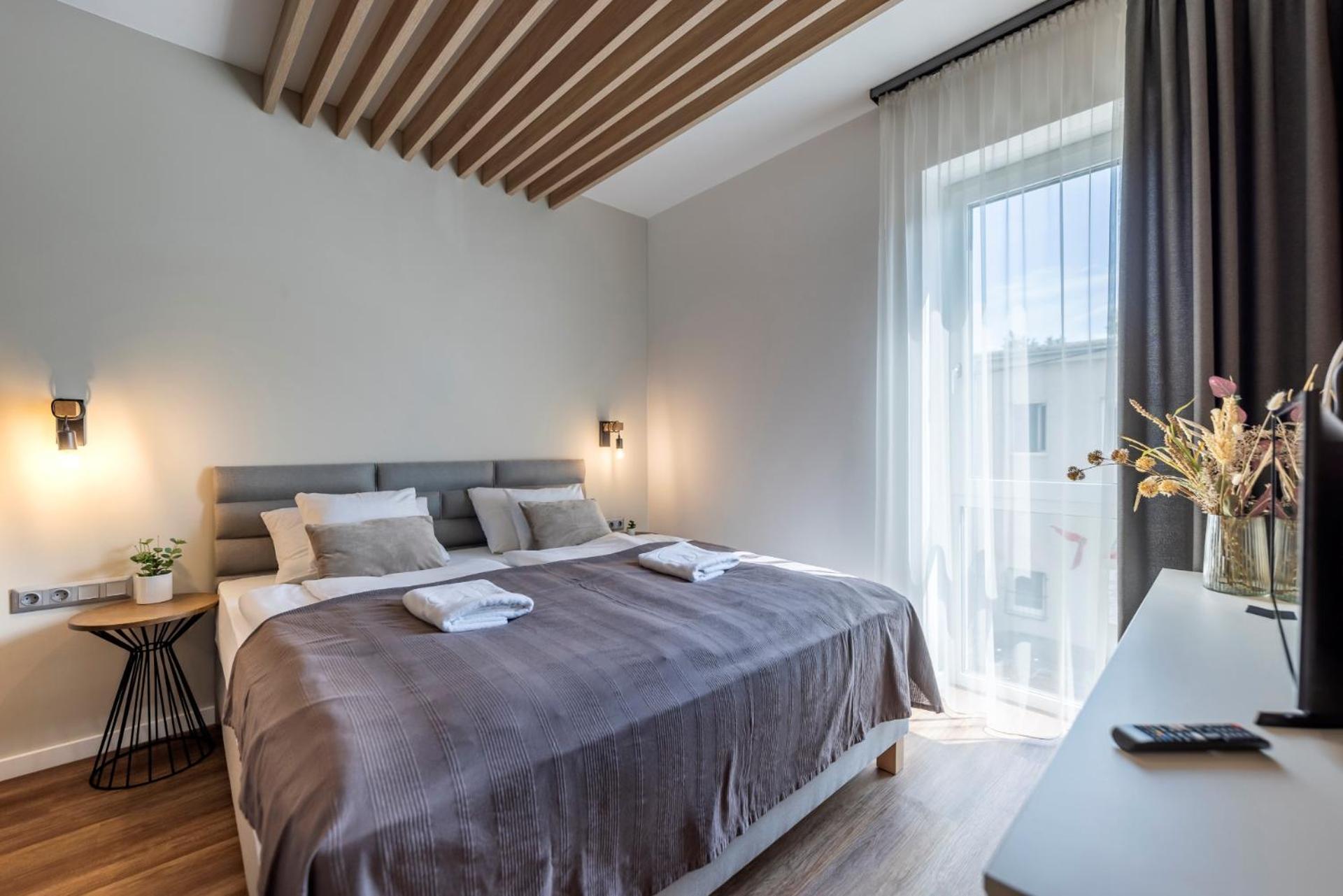 Amade Apartmanok 1 Дьор Екстериор снимка