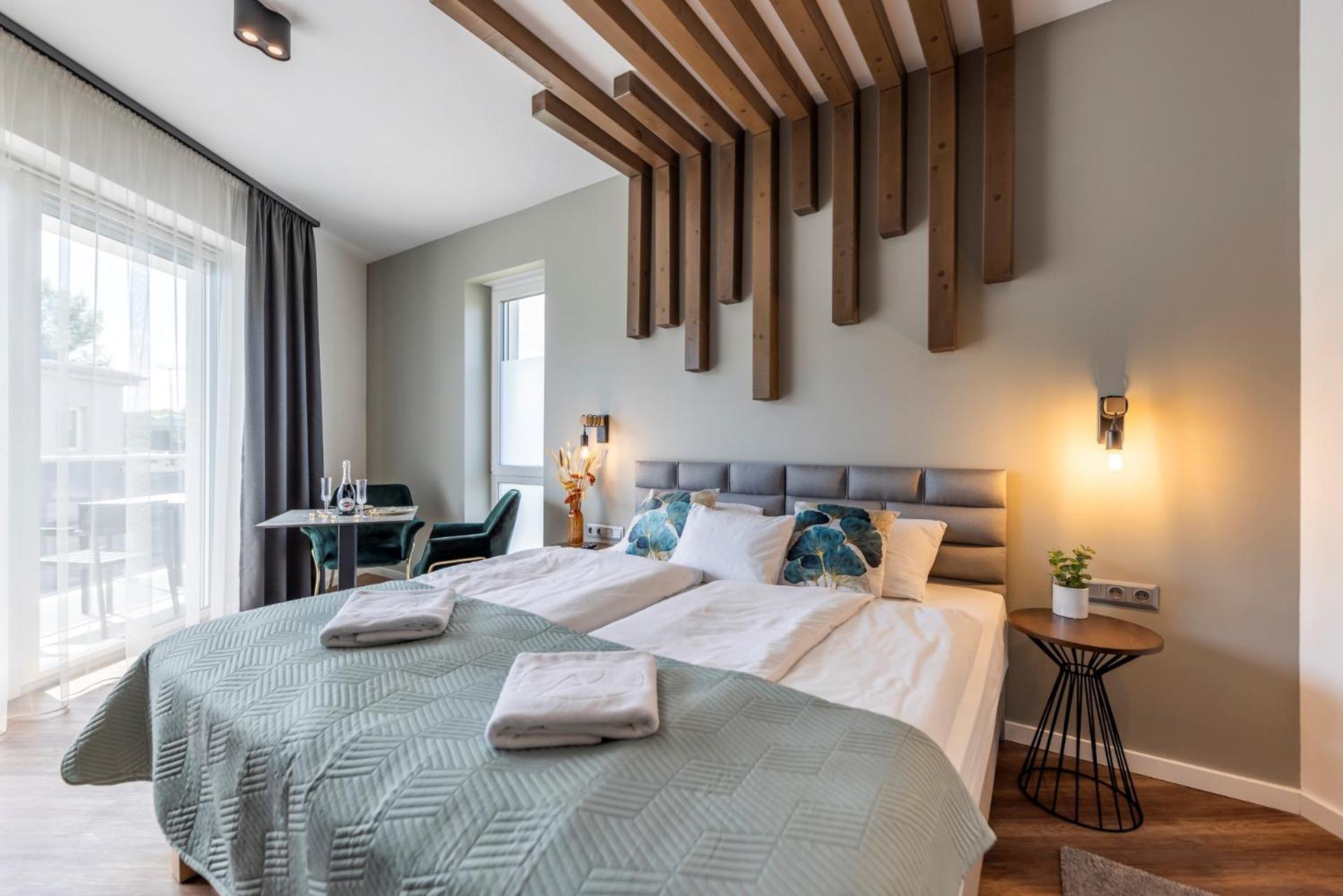 Amade Apartmanok 1 Дьор Екстериор снимка